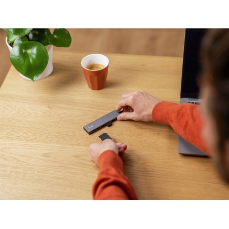 Trust Halyx Fast Usb-C Hub Card  Reader