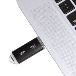 Pendrive Silicon Power Blaze B02 64Gb Usb 3.1 Kolor Czarny (Sp064Gbuf3B02V1K)