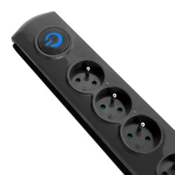 Listwa Zasilająca Qoltec 50104 (1,5M  Kolor Czarny)