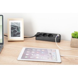 Digitus 3-Drożna Biurowa Listwa Zasilająca Z 2 Złączami Usb-A I 1 Złączem Usb-C, Czarna